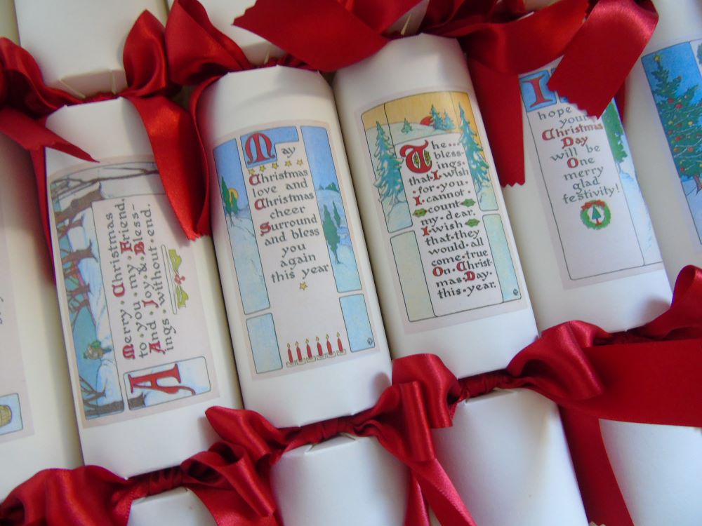 Christmas Cheer Fill Your Own Christmas Crackers - Image 2