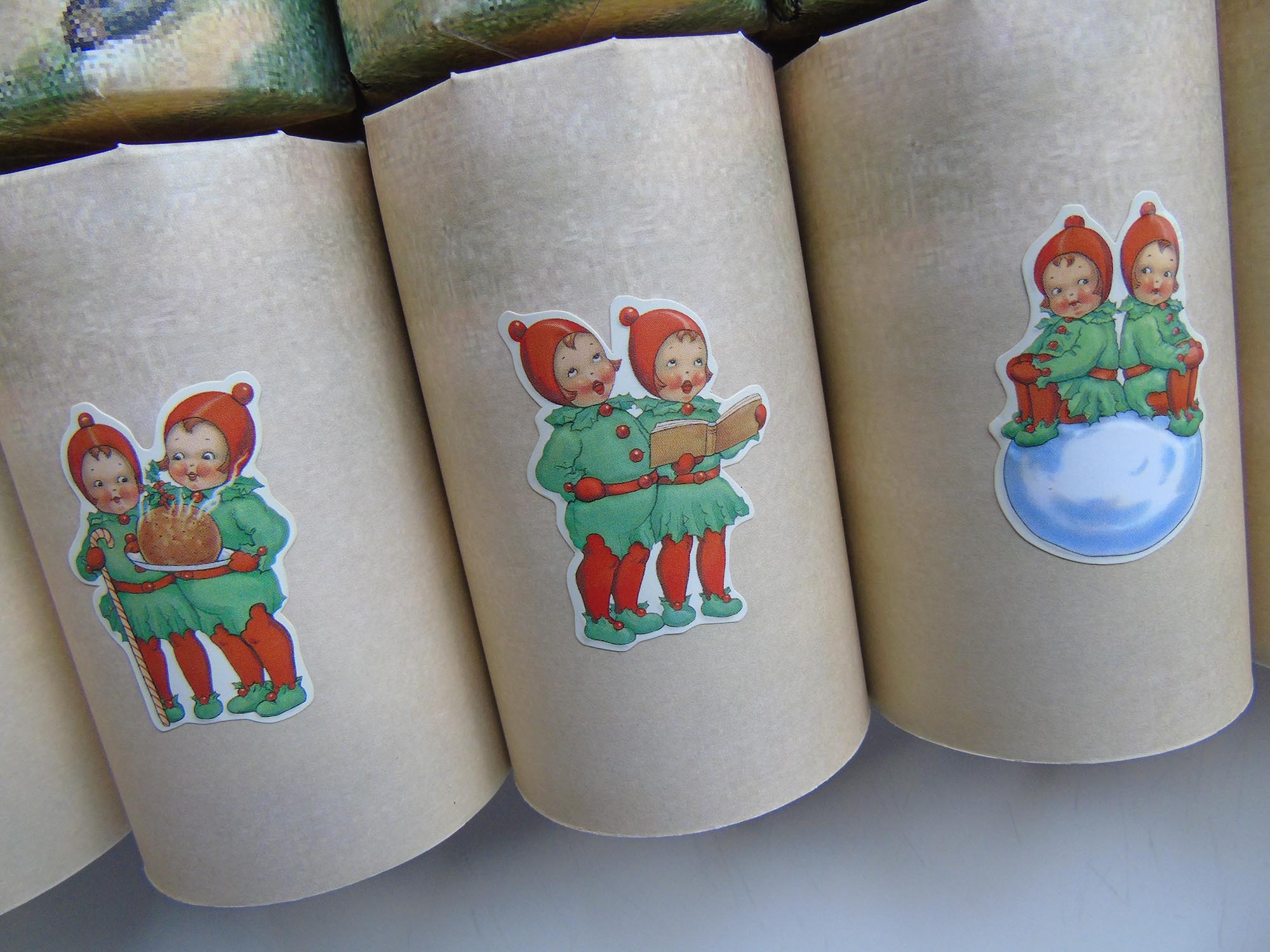Elves Christmas Crackers - Image 4