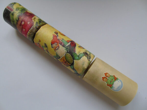 Elves Christmas Crackers - Image 3