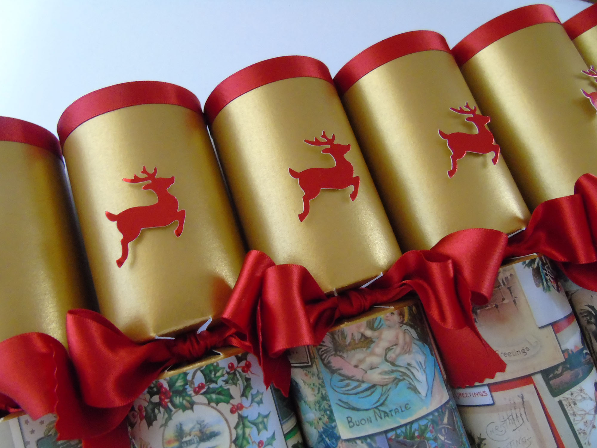Victorian Christmas Crackers - Image 3