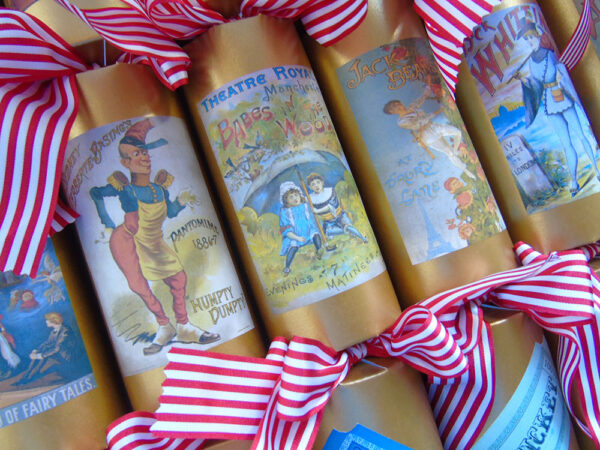 Pantomime Christmas Crackers - Image 2