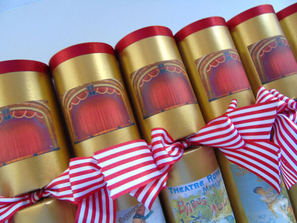Pantomime Christmas Crackers - Image 3