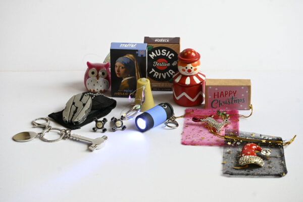 Festive Christmas Crackers - Image 5
