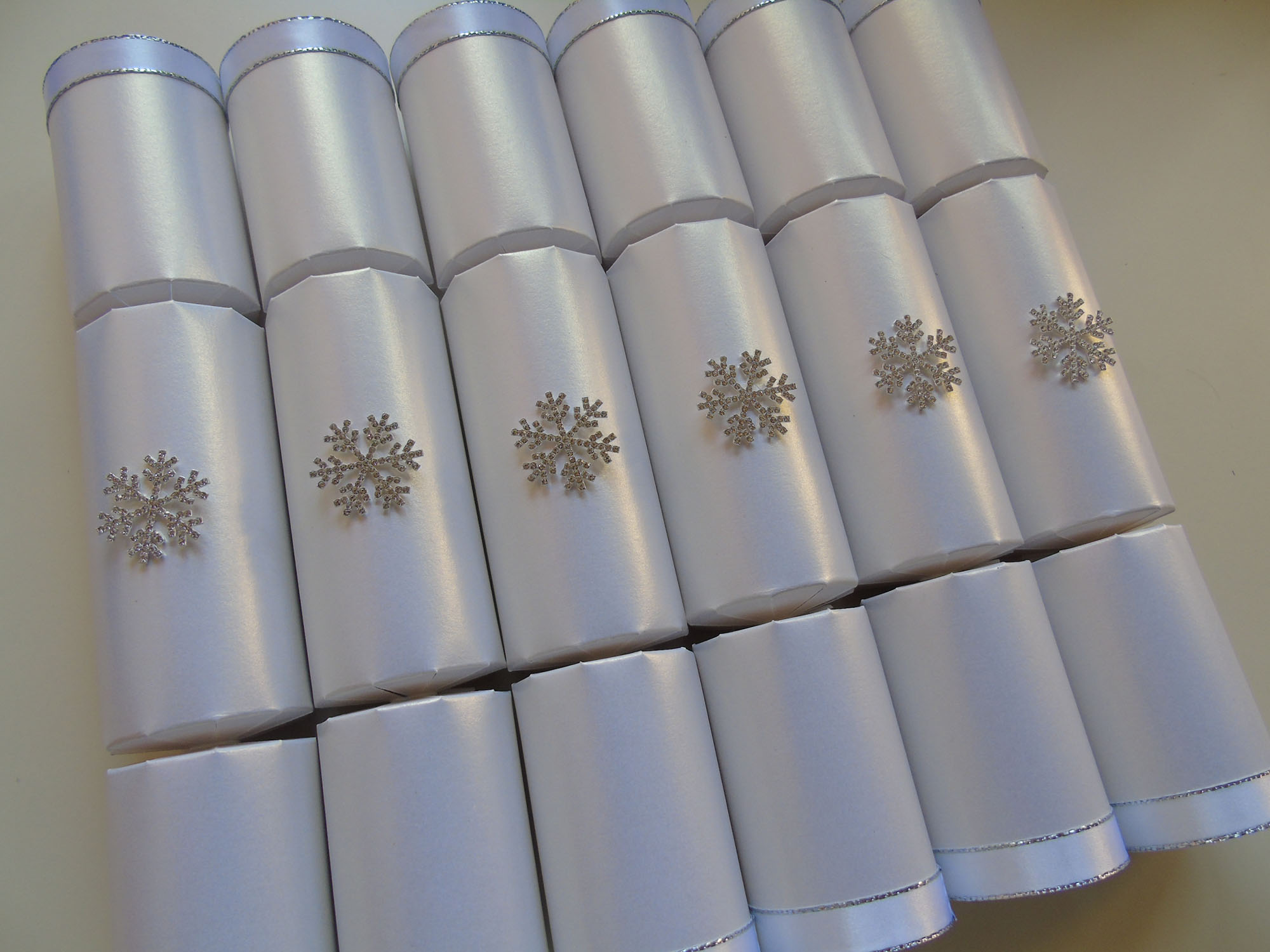 Six Snowflake Christmas Crackers