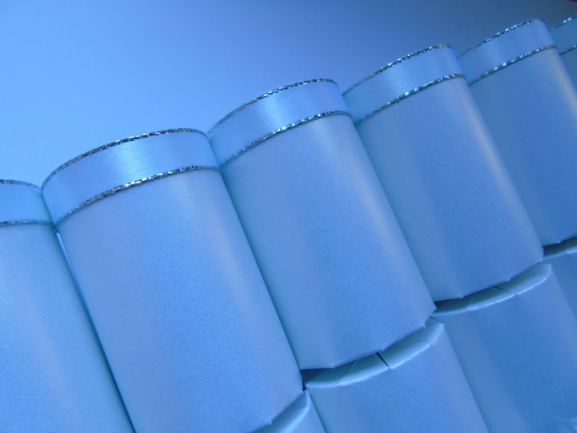 Snowflake Christmas Crackers - Image 3