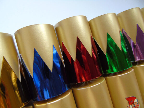 Classic Christmas Crackers - Image 3