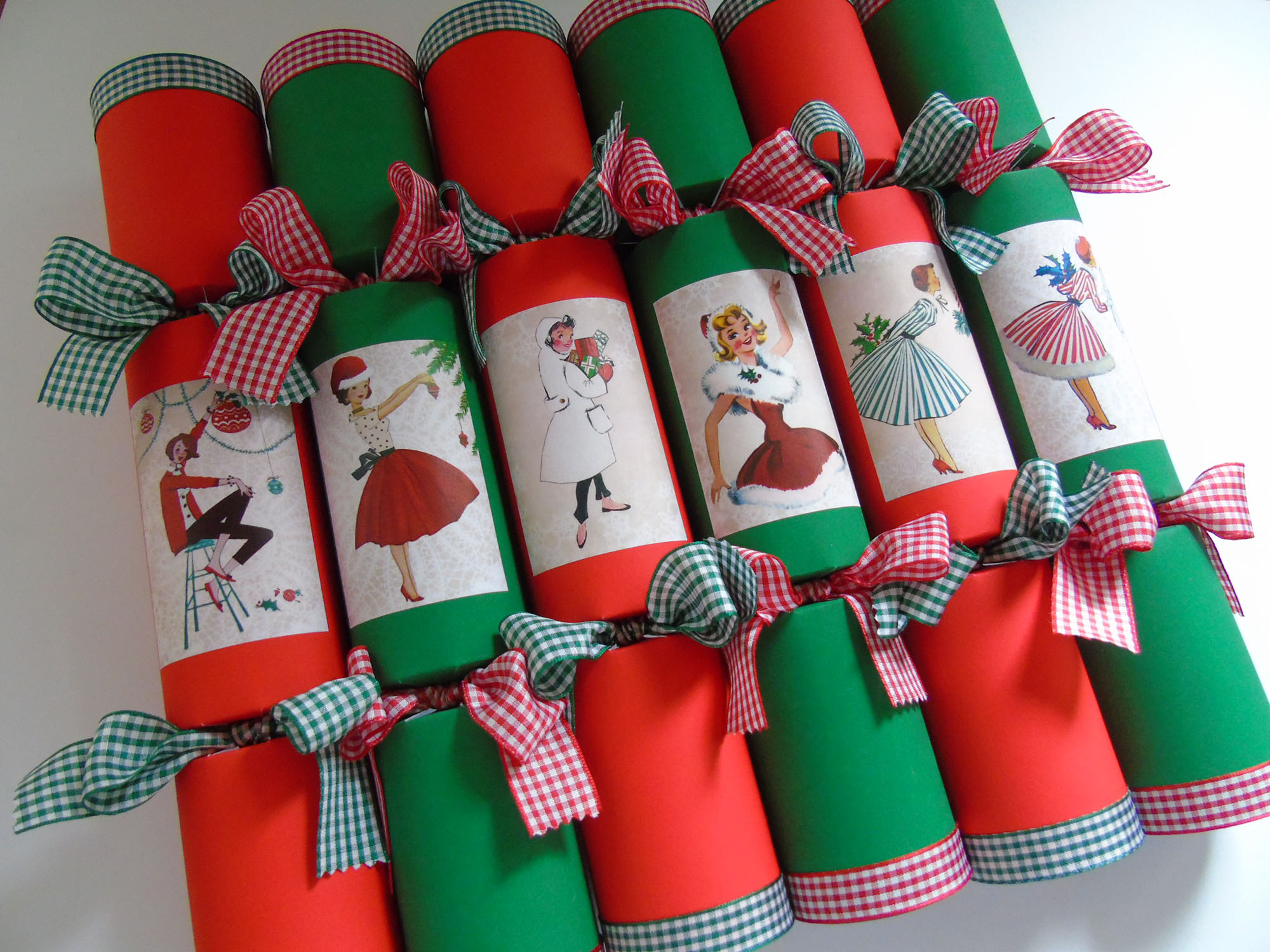Miss 1950s Christmas Crackers