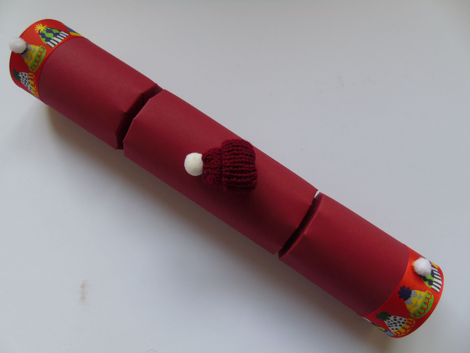 Bobble Hat Fill Your Own Christmas Crackers - Image 4