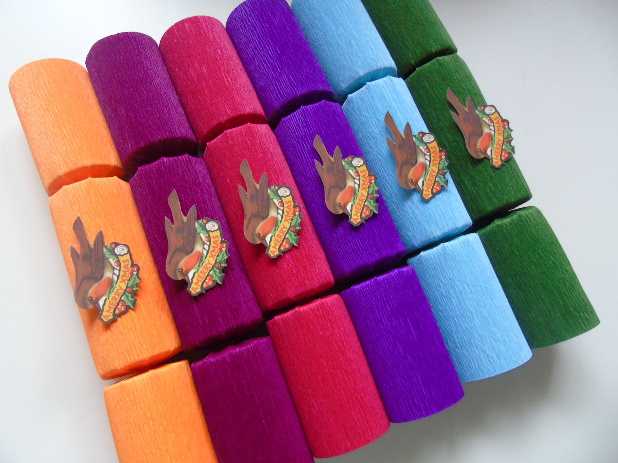 Six Red Robin Christmas Crackers